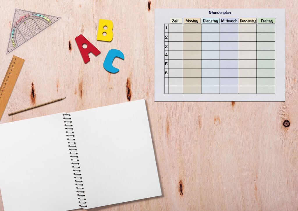 Planificador escolar con horario y fechas del curso